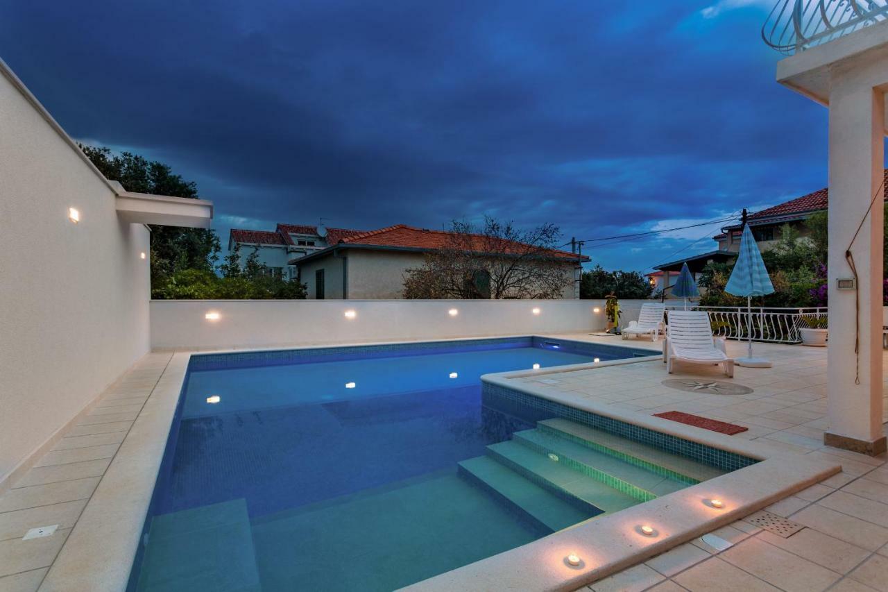 Villa Aras Wind Rose à Supetar Extérieur photo